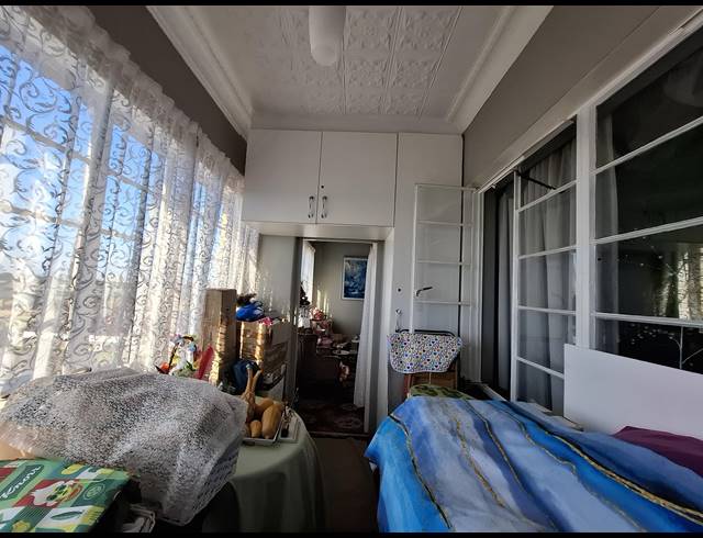 2 BEDROOM APARTMENT FOR SALE IN SPRINGS CENTRAL